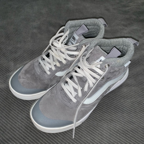 Vans Shoes - Vans Ultrarange Sneakers!
